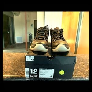 2014 Jordan 11 retro low medusa’s size 12